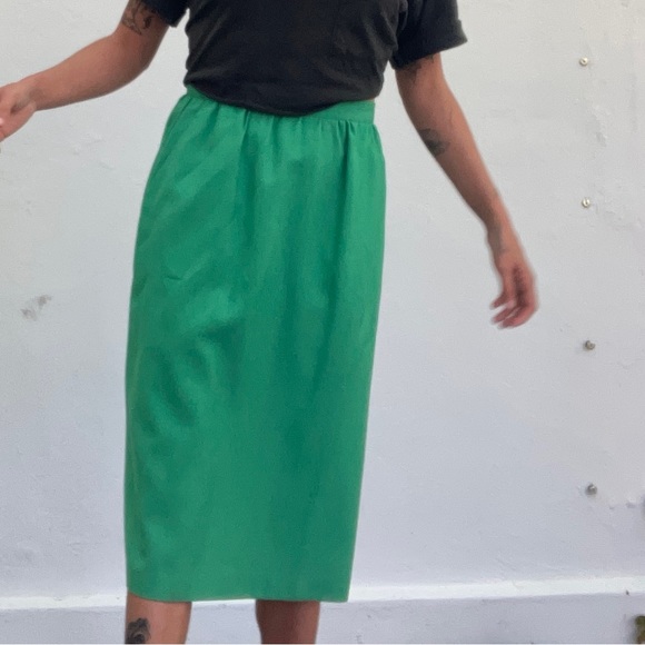VINTAGE spring green midi skirt - Picture 6 of 6